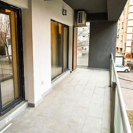 Urban Retreat: Industrial Chic 1Br Ap - Heart Of Bucharest Apartment Luaran gambar